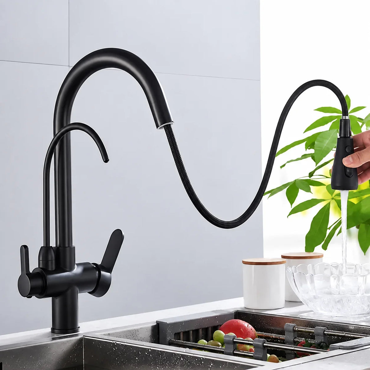 Robinet de Cuisine noir mat déplié Image