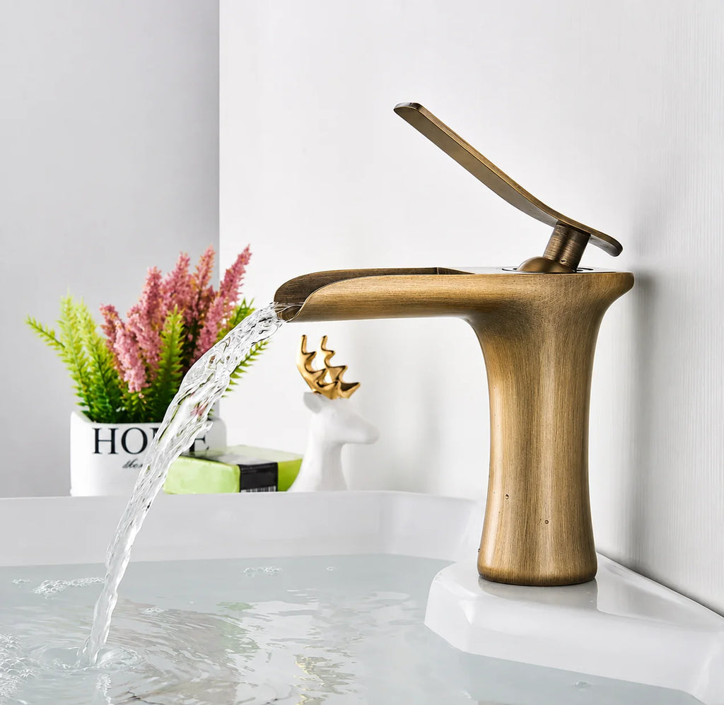 Robinet de salle de bain cascade en laiton