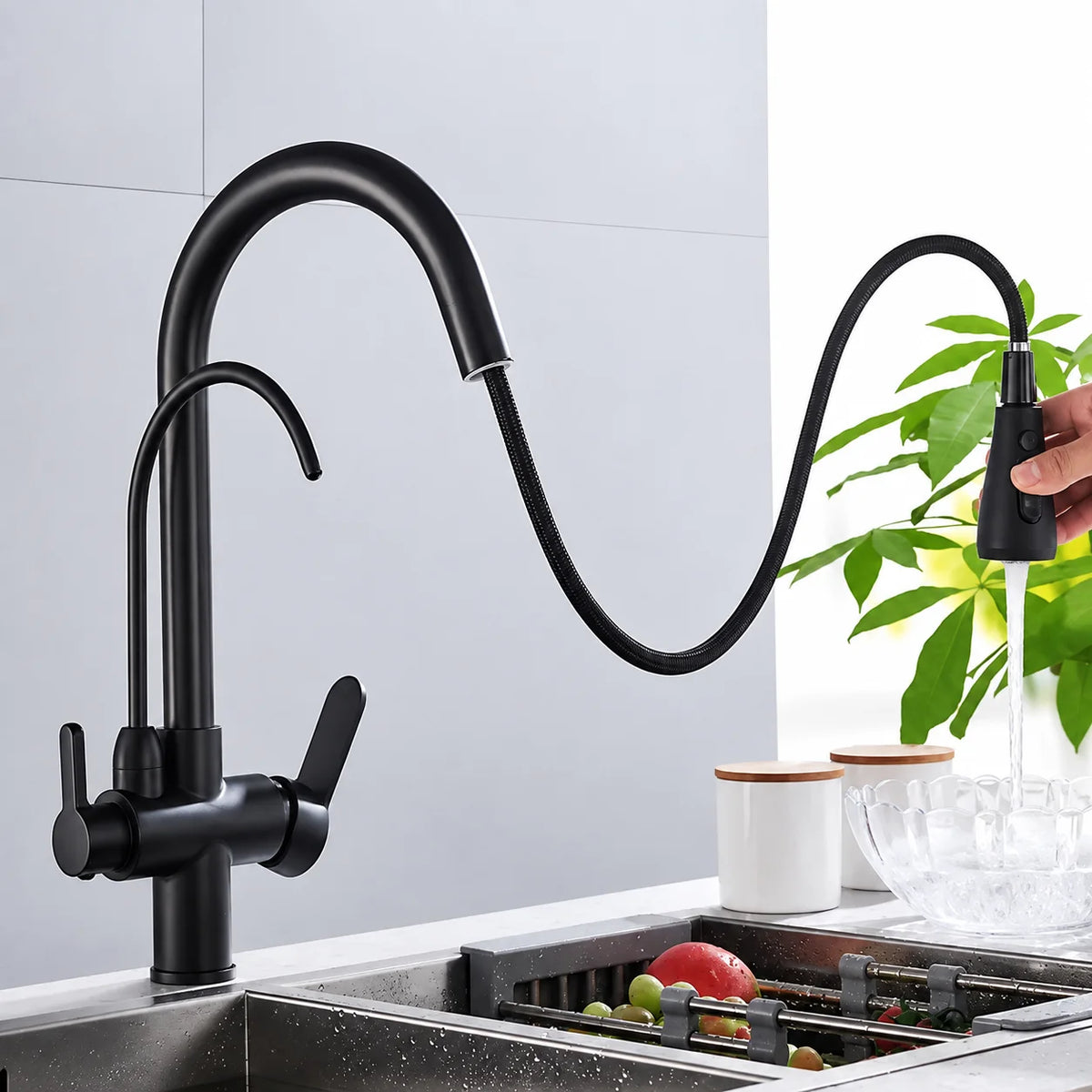 Robinet de Cuisine noir mat déplié